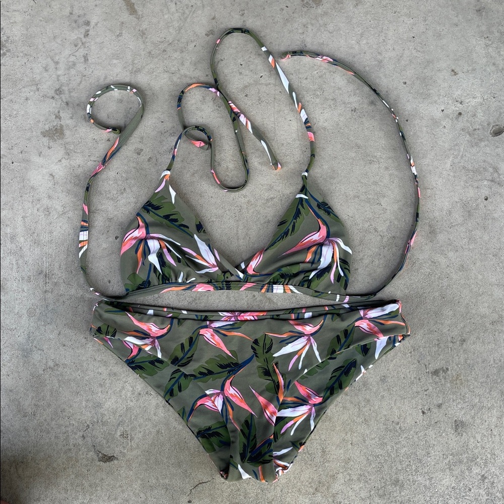 Tori Praver Swimwear Seafoam Tropical Print Bikini Set Small Top Medium Bottom